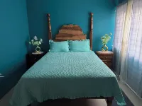 Charming 3-bedrooms house in lovely Port Maria with AC, and WiFi and hot water Hotel a 