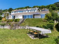 Chic Coastal Retreat in Downderry with Sea Views