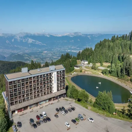 Valley-view apartment in Chamrousse