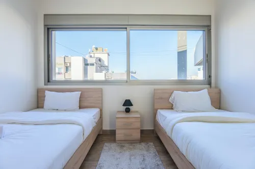 Elevate - Sleek 2-BR Apt by Santa Maria, Jal el Dib Hotel a Jal El Dib