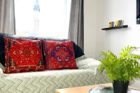 Apartment - Sleeps 2 - Parking - Station Close