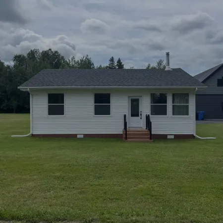 3 bdrm fully furnished cottage near the beach