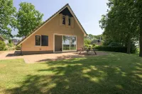 Spacious Bungalow Near the Frisian Lakes Hotels in De Friese Meren