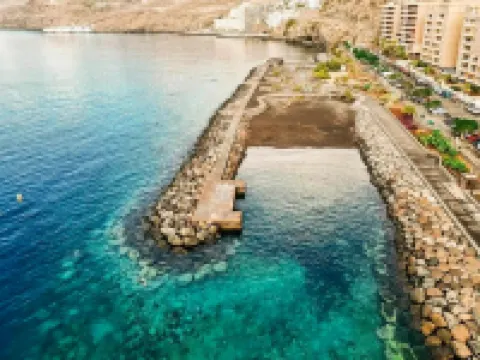 Stunning 3 Bedroom Apartment in Radazul with Ocean Views