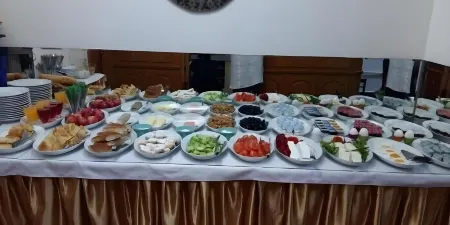 Hotel Cesmeli Отели рядом с достопримечательностью «Emir Sultan Cami»