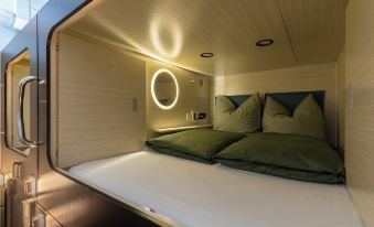 Mue Cubes -Capsule Hotel