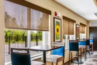 Comfort Suites Wooster Near University Campus Các khách sạn ở Chester Township