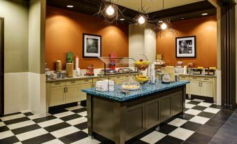 Hampton Inn & Suites Austin @ the University/Capitol