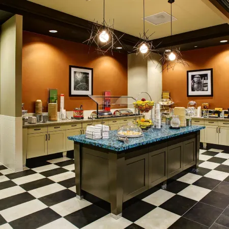 Hampton Inn & Suites Austin @ the University/Capitol