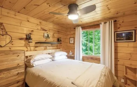 Adorable Northwoods cabin