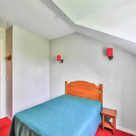 Duplex in France near Municipal Pool