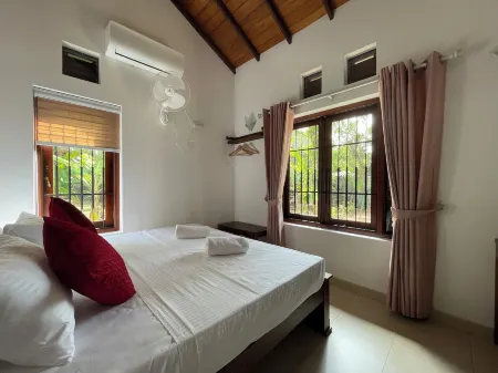 Cenreeza Airport Villa Отели в г. Miriswatte