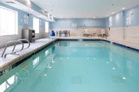 Holiday Inn Express & Suites Wichita Airport by IHG - Pool