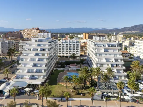 Roses Holiday Center