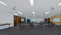 The Select Inn Gosford - Parking