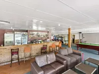 Ibis Styles Canberra Eaglehawk - bar