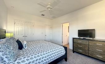 5 Bed South Facing Pool Close to Disney Villa