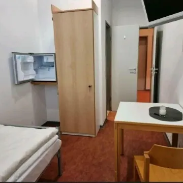 LaOla Living - Hostel