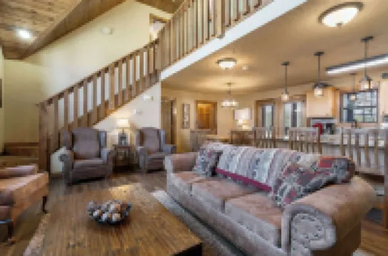 Fox Hollow Family Lodge