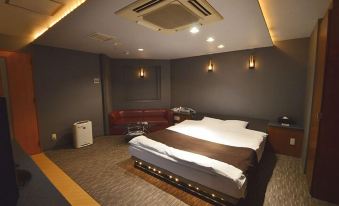HOTEL LET'S