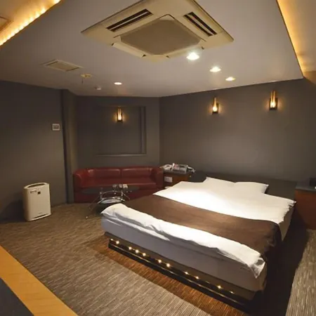 HOTEL LET'S