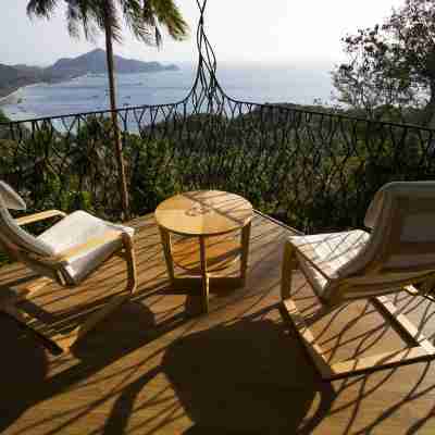 Monkey Flower Villas Hotel Exterior