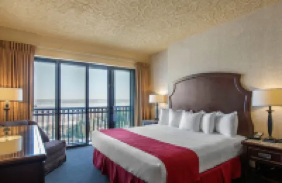 Shoreline Inn & Conference Center, Ascend Hotel Collection