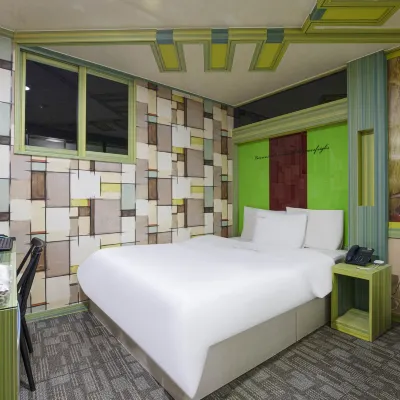 Wangsimni Hyeondae Motel Отели рядом с достопримечательностью «Станция метро Oksu»