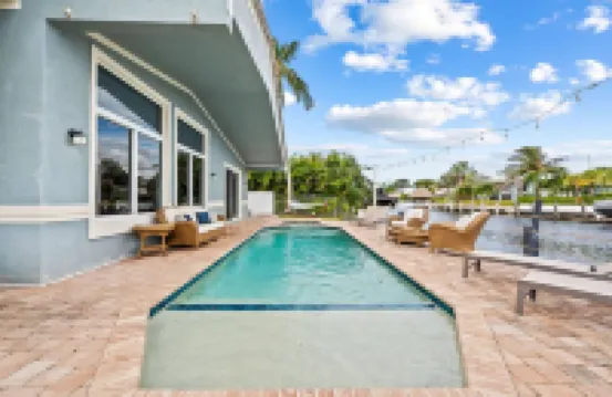 濱水綠洲 帶加熱泳池、遊戲室和健身房