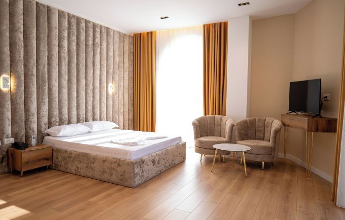 Leo Hotel
