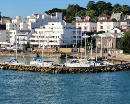 Caravan Sandhills Holiday Park Astounding Seaview Hotels in Bembridge