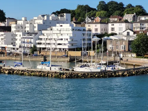 Caravan Sandhills Holiday Park Astounding Seaview Hotel di Bembridge