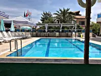 Lotus Hotel - С бассейном