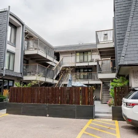 Aspen Downtown 2BR Ski Condo w/ Fireplace - CD 17