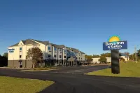 Days Inn & Suites by Wyndham Brandon Amphitheater Hotels in Brandon