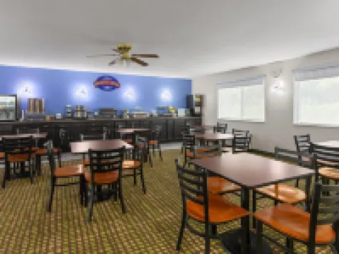 Baymont by Wyndham Piqua Hotels in Miami County