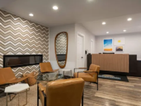 蒙特利市區戴斯酒店 蒙特雷酒店