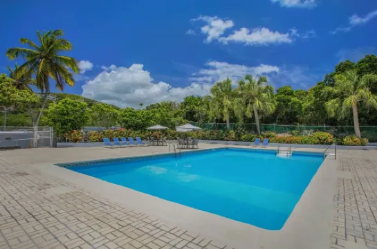 Wow! 3 Br! Remodeled Waterfront Unit, Sapphire Beach, Ocean View, Private Patio
