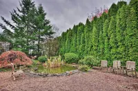 Cute and Cozy Pdx Area Townhouse 31 Mi to Mt Hood! - 3-Sterne