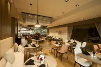 EK Hotel - 5-Star