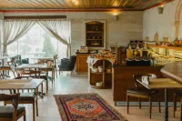 Divan Cave House