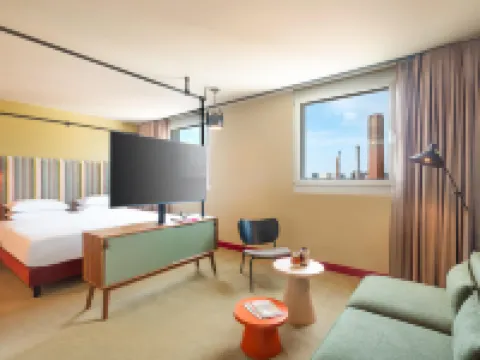 Me and All Hotel Berlin East Side, by Hyatt Hotels in der Nähe von East Side Gallery