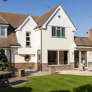 Coastal Comfort for 6 Felpham Beach