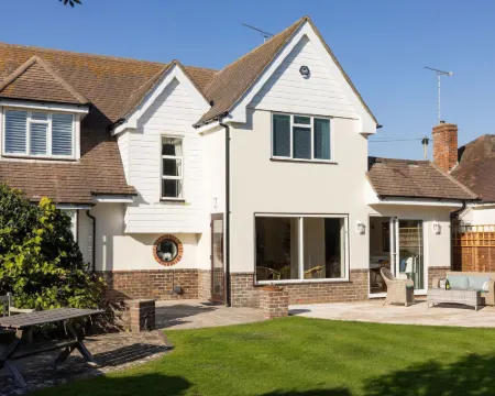 Coastal Comfort for 6 Felpham Beach Hotels in Bognor Regis