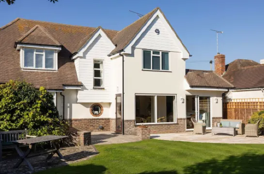 Coastal Comfort for 6 Felpham Beach