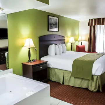 Quality Inn Chipley I-10 at Exit 120