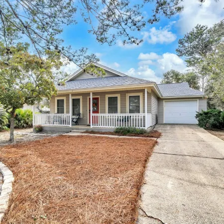 Beautiful Beach Cottage! West End!  3 Blks to Beach! Front & Back Porch! Save $$