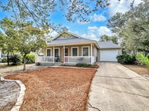 Snowbird 1/3 to 2/14 Available! Pet Friendly! Great Deck and Front Porch!