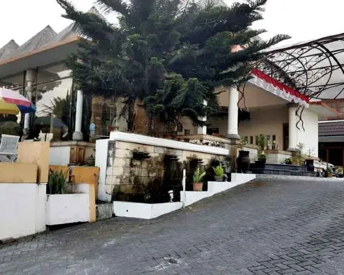 Hotel Surya Indah Salatiga Hotels in Sidorejo