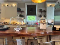 Pandora's Manor - Breakfast